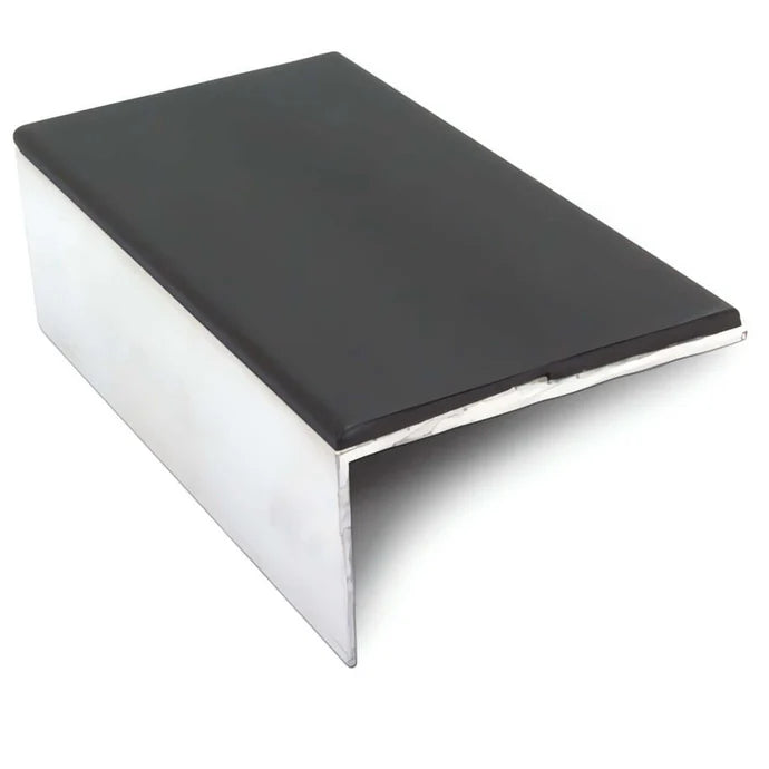 62x33mm straight aluminium safety stair nosing with non-slip insert